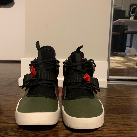 Nike Air Force 270 - Picture 3 of 3